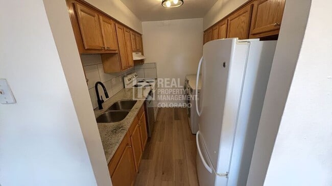 Photo - 30 Emery Way