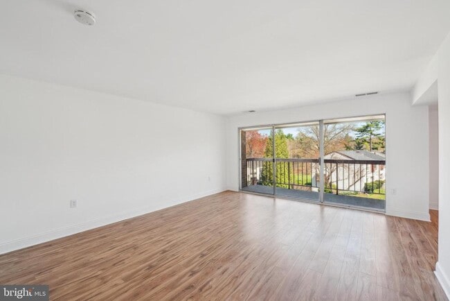 Photo - 18808 Walkers Choice Rd Unit 4