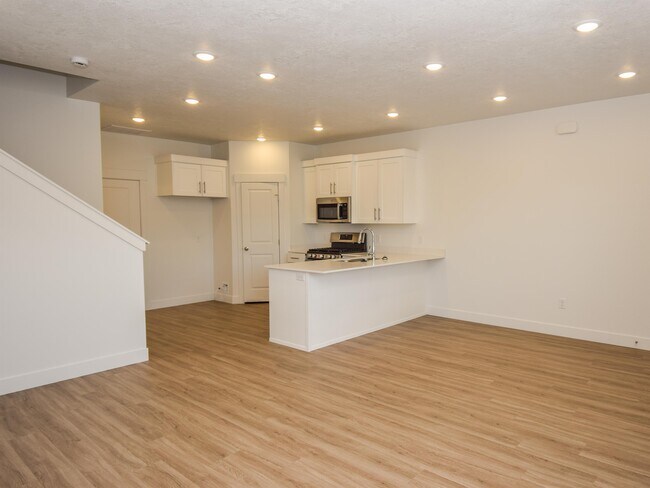 Photo - 3137 S 225 W