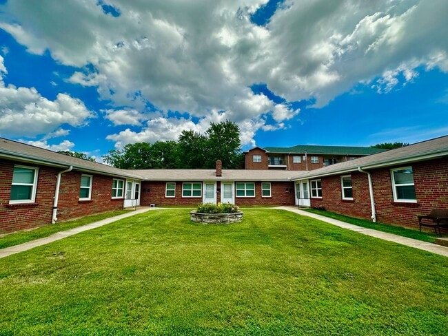 Building Photo - 7012 Jamieson Ave Unit A