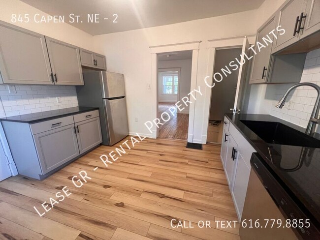 Spacious Three Bedroom Duplex on NE Side! - Spacious Three Bedroom Duplex on NE Side! Apartment Unit 2