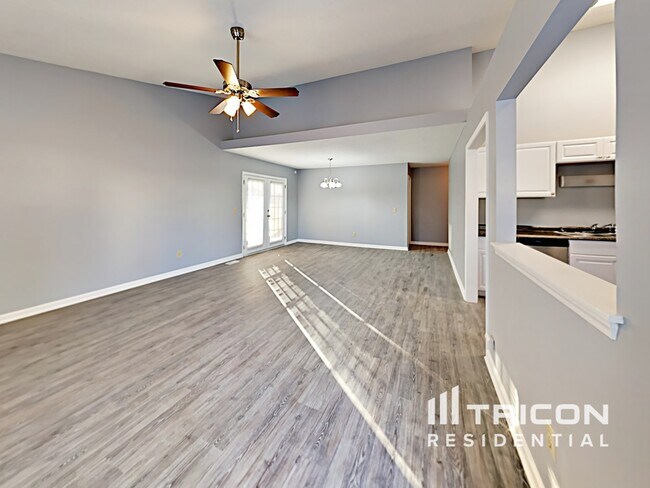 Photo - 305 Trowbridge Rd