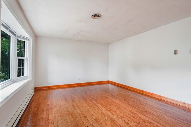 Photo - 408 Deerwood Dr