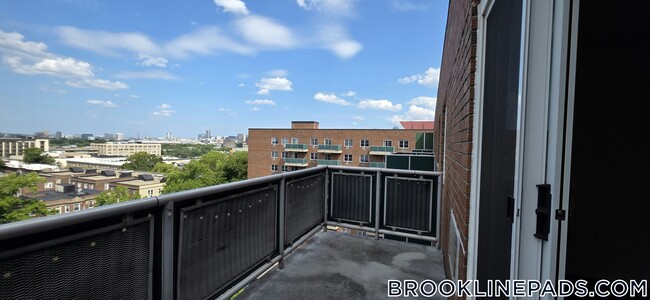 175 Freeman St Unit 920