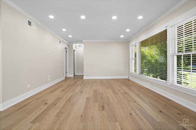 Photo - 463 Longfellow Ave