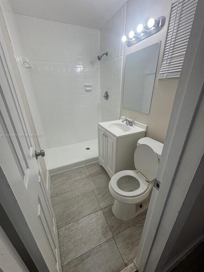 Photo - 3033 NW 43rd Ave Unidad 106