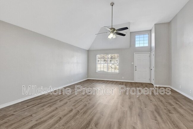Photo - 914 W Houston St Townhome