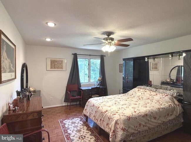 5 Hanover Ct