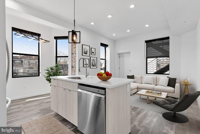Building Photo - 506 H St NE Unit 301 Rental
