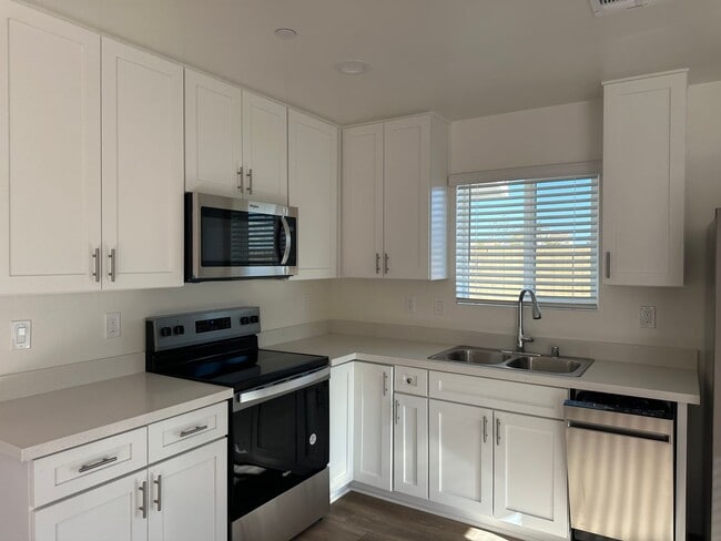 Photo - 916 W Perdew Ave Unit 916 W Perdew Ave - Apt C