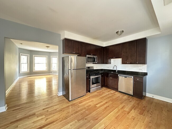 Photo - 1646 W Pratt Blvd Unit i2