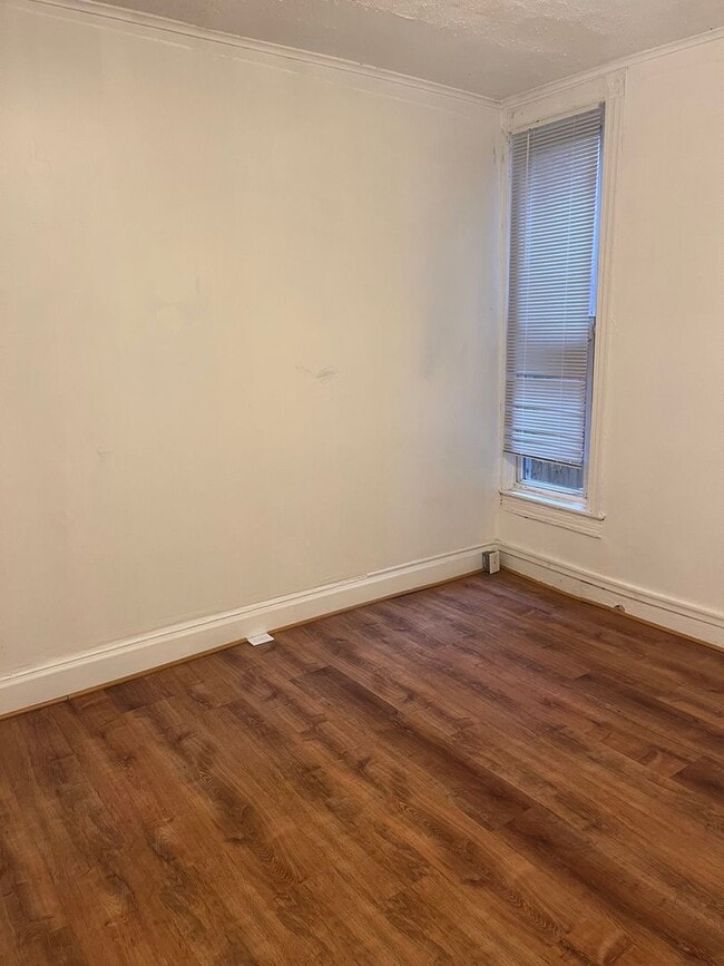 Photo - 1918 Penrose Ave