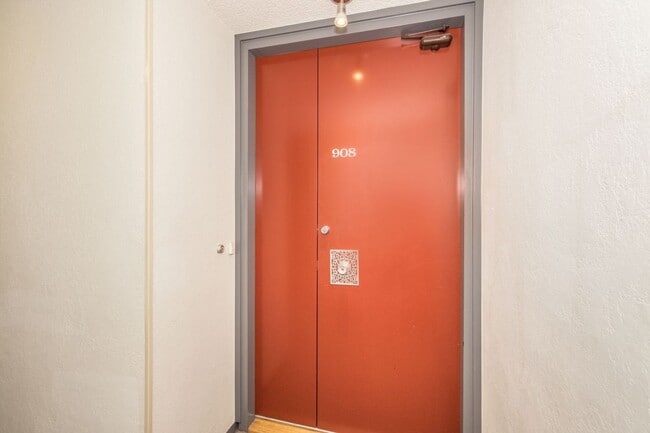 Photo - High Rise Living in the Heart of Downtown Palo Alto!