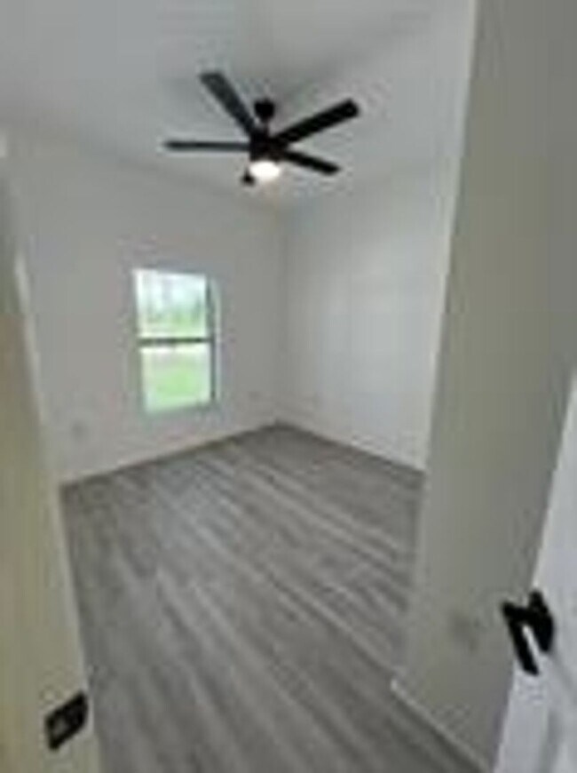 Photo - 1038 Albert Ave