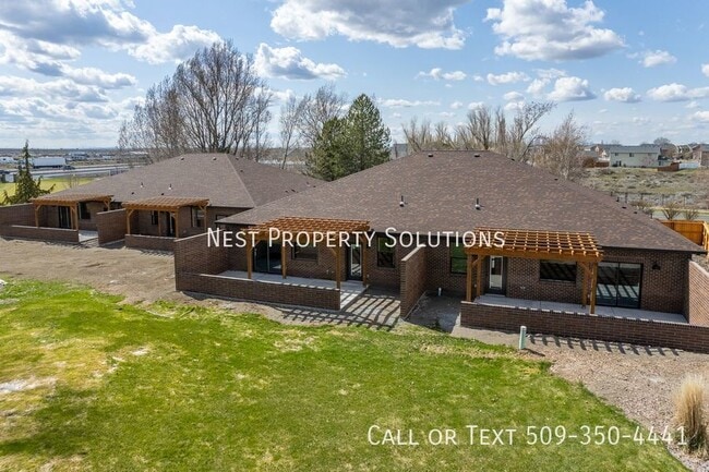 Photo - 1213 Rd F .2 NE