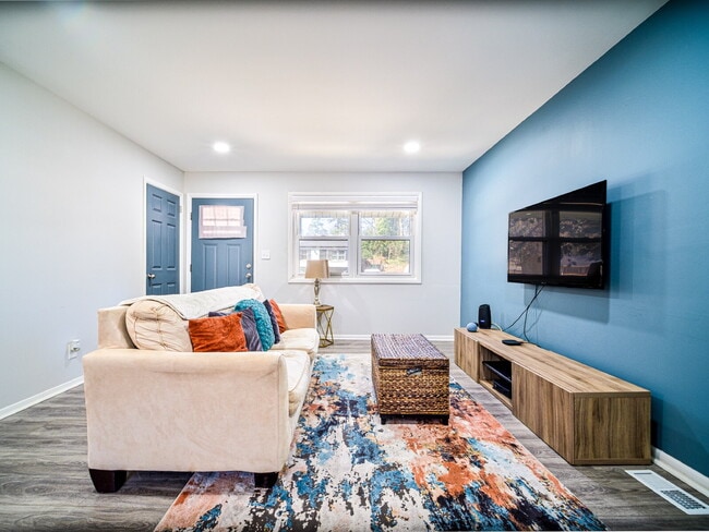 Photo - "Charming 2-Bedroom Retreat with Granite Elegance on Thornton Road!"