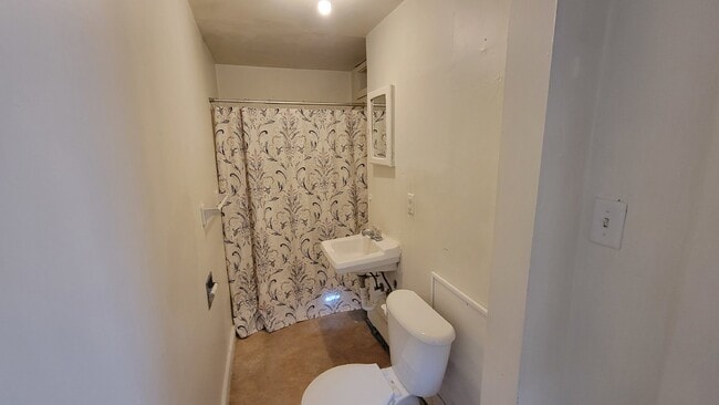 Photo - Great 1 bed 1 bath lower level unit in Duplex!