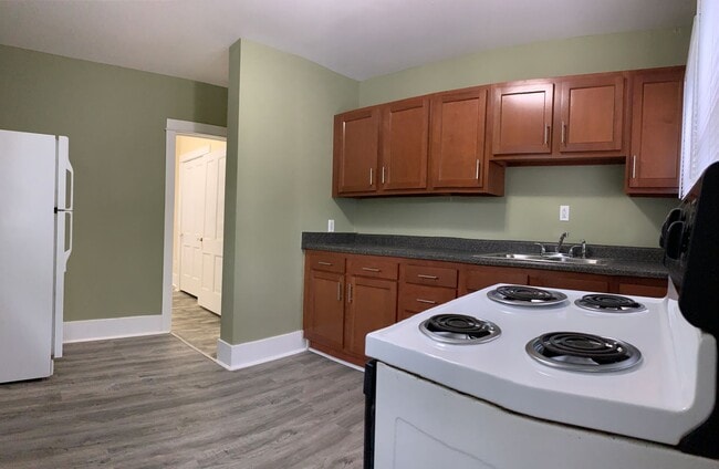 Building Photo - 602 W Hill St Unit 602 W Hill - B (Upstairs)