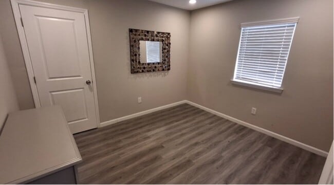 Photo - 205 Stone St NW