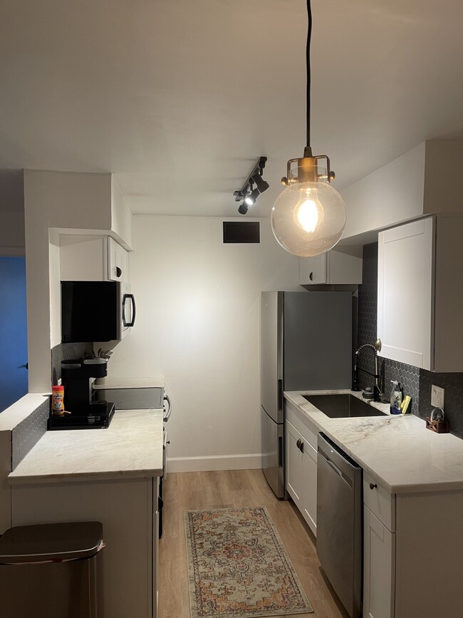 Building Photo - 1325 Bagby Ave Rental