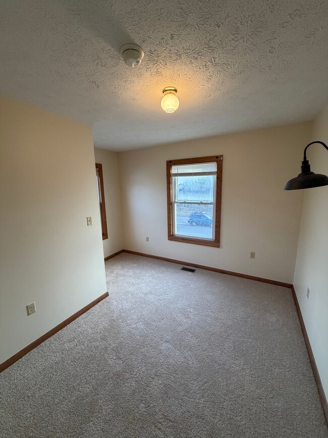 Photo - 921 Walnut St Unit B