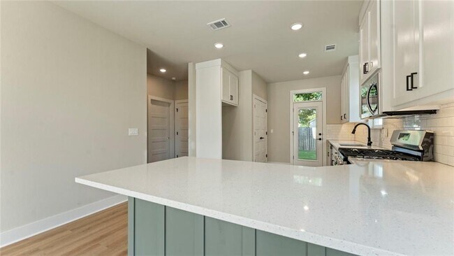 Photo - 1209 SW Journey Ln