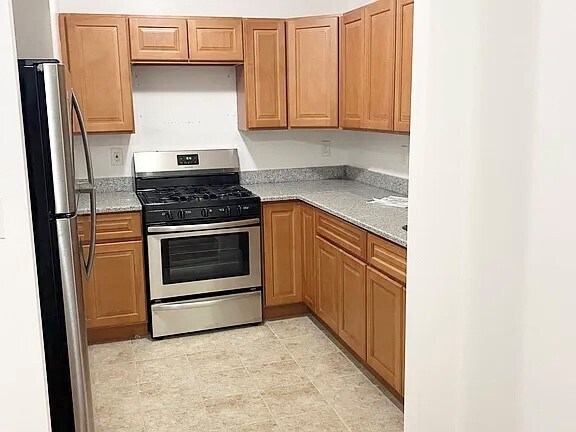 Photo - 253 E 206th St Unit 2A