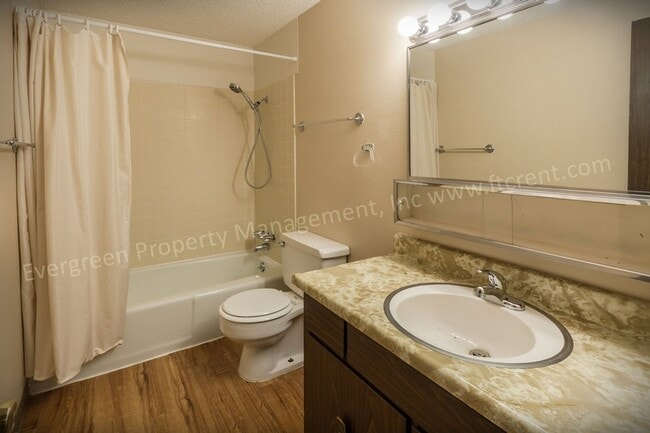 Photo - 1707-1721 E 16th St