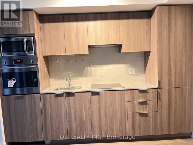 Photo - 11 Wellesley St W Unité 2812