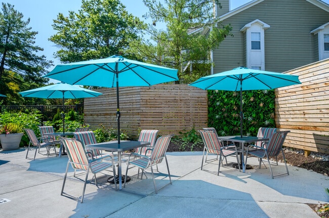 Photo - Henley at Kingstowne