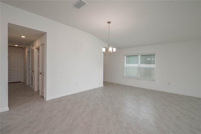 Photo - 622 Meadows Edge Pl