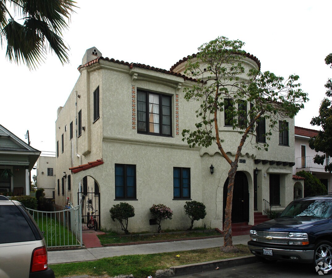 Photo - 1149 Cedar Ave Apartments