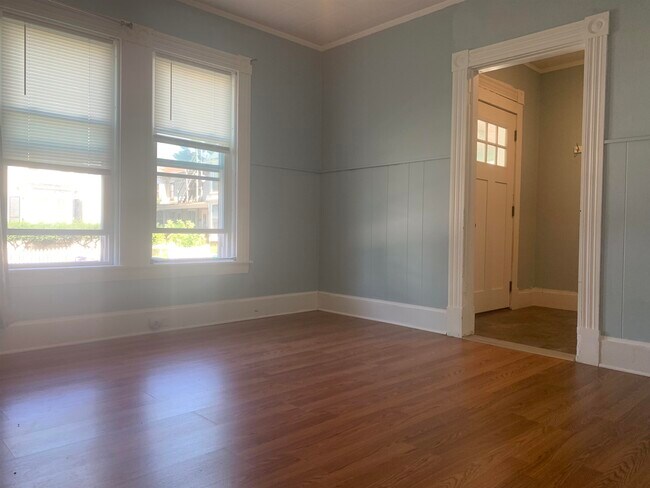 5 Pleasant St