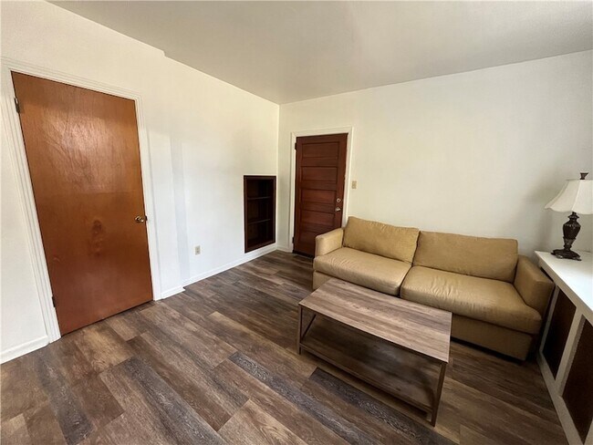 Photo - 1601 Hillsdale Ave Unit 2