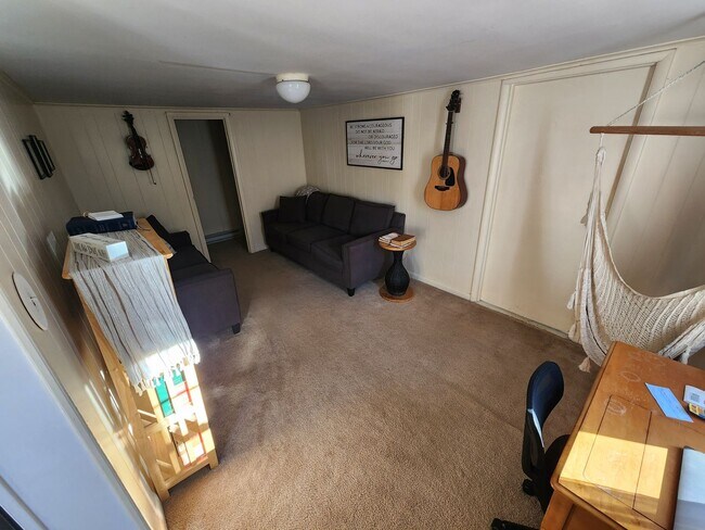 Photo - Great Second Floor Apartment