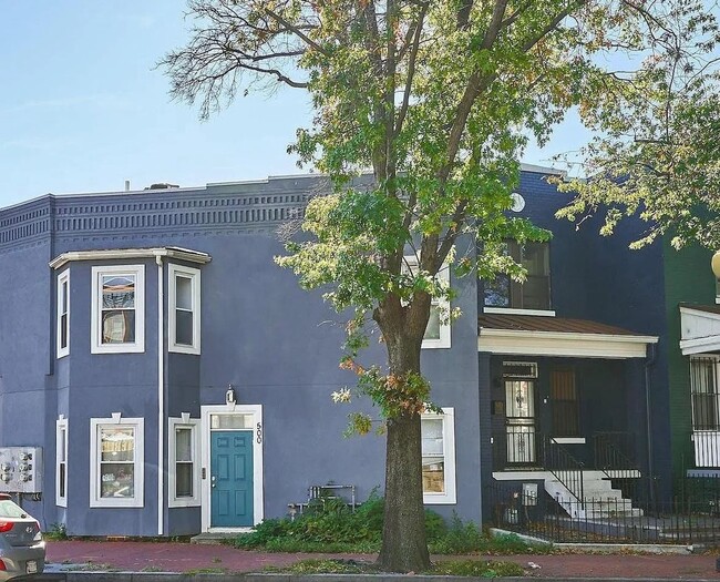 Lovely 2 BR/2 BA Apartment in Shaw! - Lovely 2 BR/2 BA Apartment in Shaw!