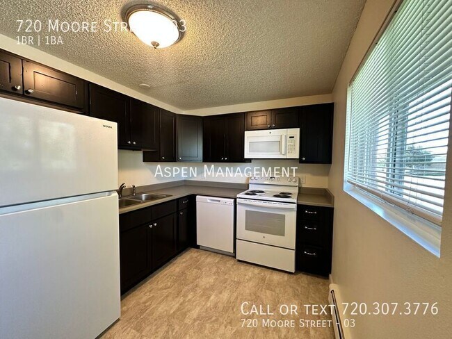 Photo - 720 Moore St Unit 03