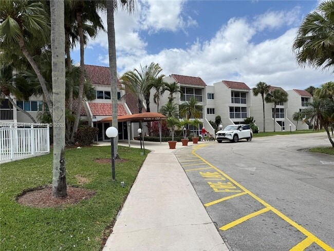 Photo - 120 Lakeview Dr Unit 209