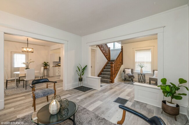 Photo - 3 Bedroom Large House for Rent