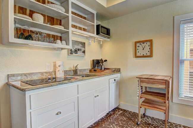 Photo - 134 N Alister St Unit SI ID1023203P