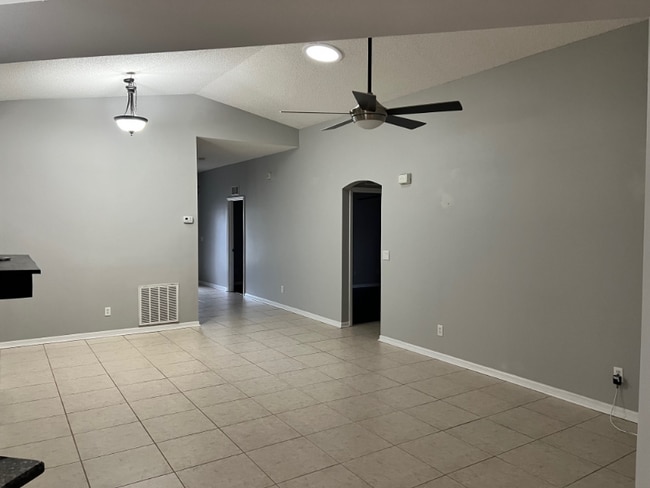 Photo - 1207 Auburn Lakes Dr