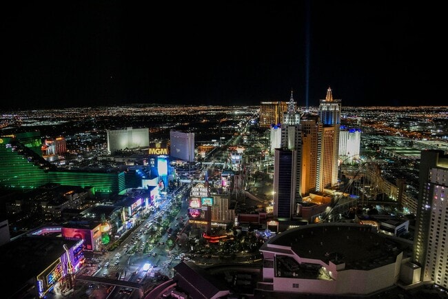 Photo - Waldorf Astoria Las Vegas- 1 bed .5 bath on the 39th floor!
