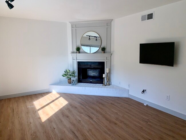 Photo - 1483 Theresa Dr