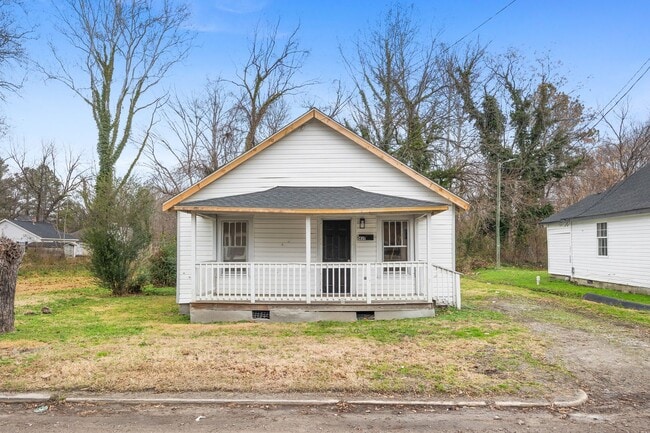 Building Photo - Two bedroom home!