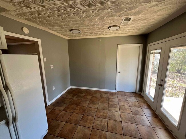 Photo - 3005 Sumac Rd SW