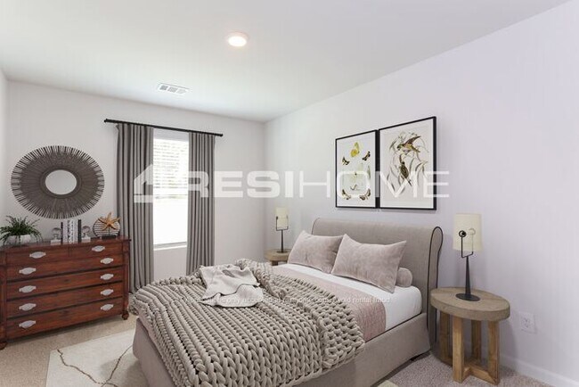 Photo - "LIMITED TIME OFFER: Get 1 month FREE RENT...