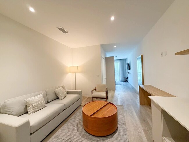 Photo - 239 SW 9th St Unit SI FL4-ID1520190P