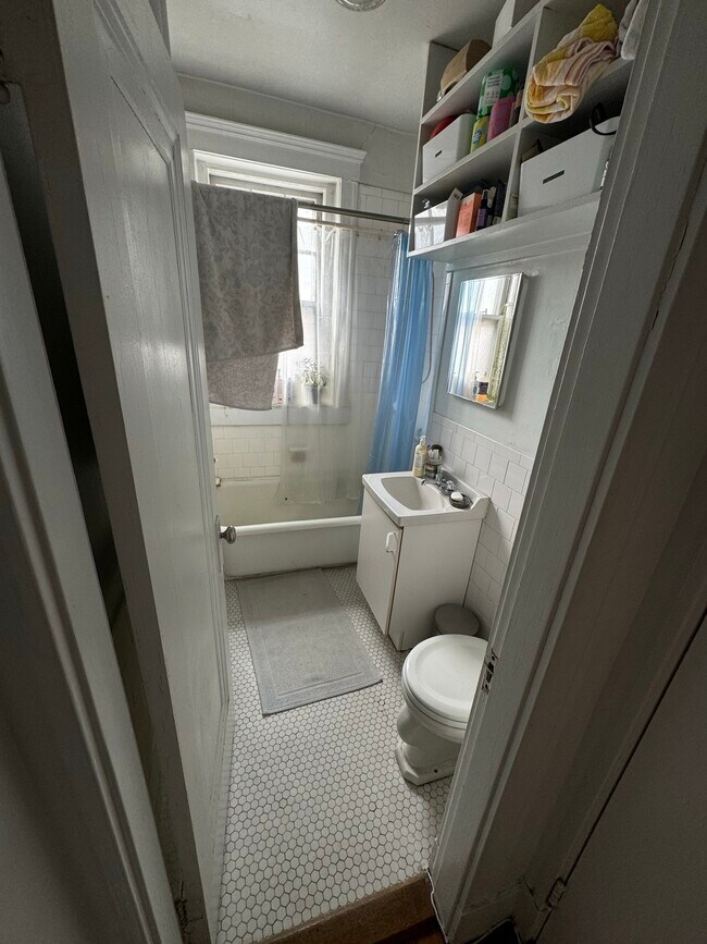 Photo - 1683 Cambridge St Unit F