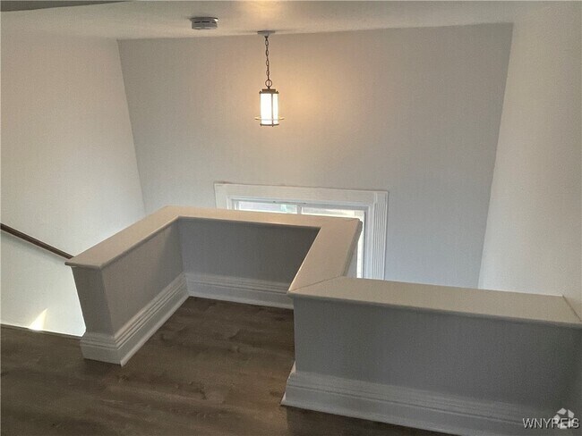 Building Photo - 212 Richmond Ave Rental