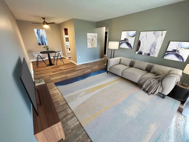 1BR, 1BA - 650 SF LivRm,Dining